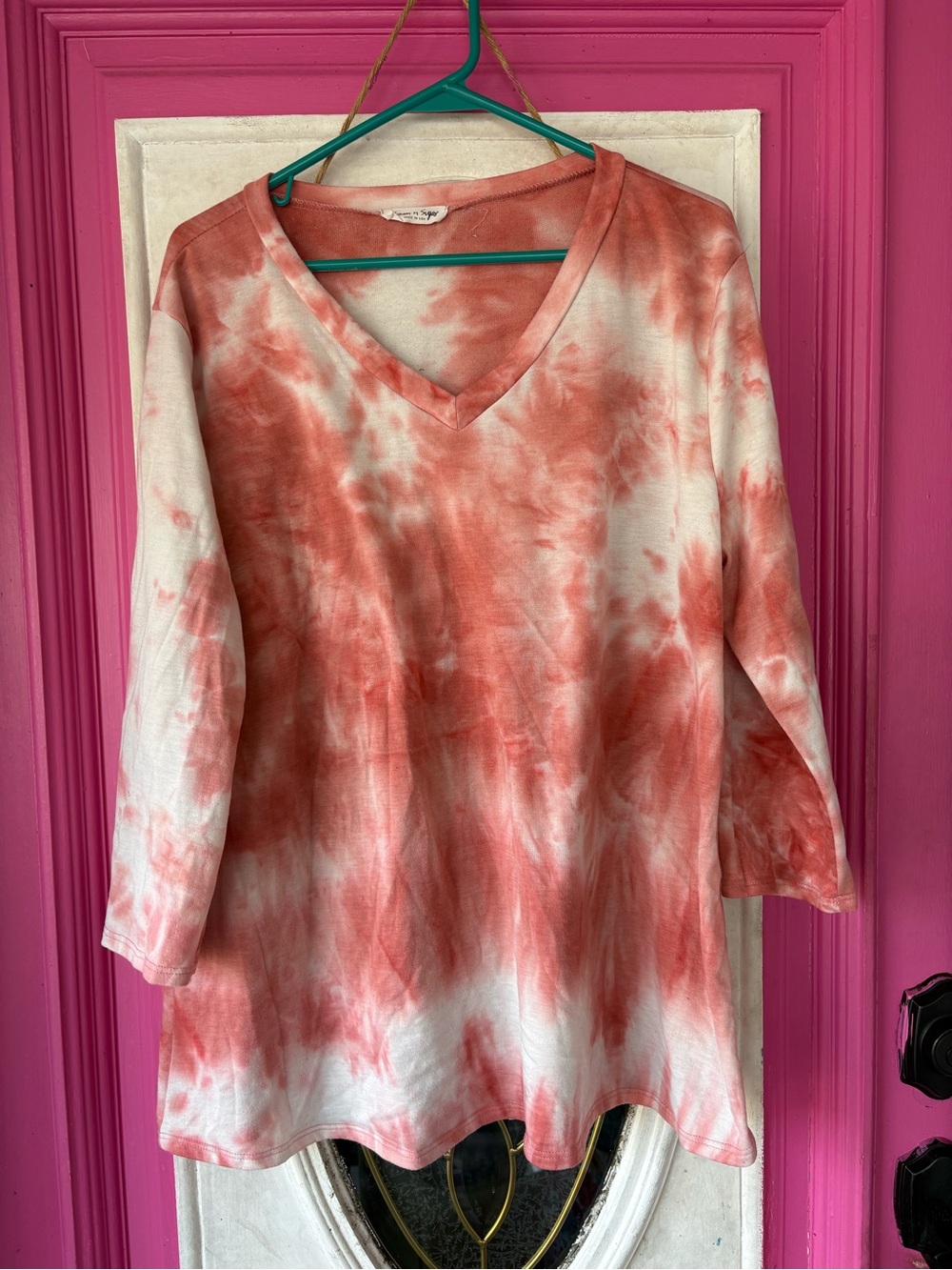 Relaxed V-Neck Tie-Dye Tunic in Coral and White
